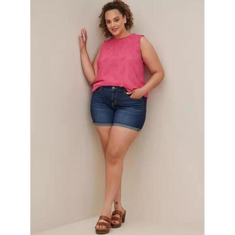 🆕️ *NWT* - Torrid - Women's Plus - 5‎ Inch Super Soft Mid-Rise Short - Size 16